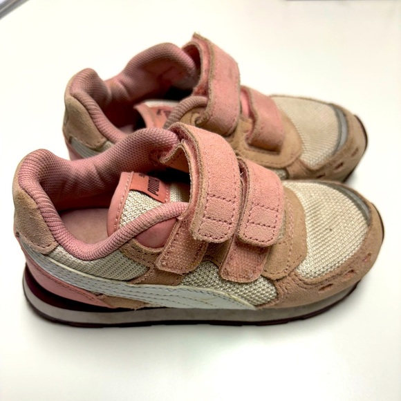 2/10$ Puma Vista Girls 9 Pink Velcro Training Sneakers Running Shoe Baby Toddler - Picture 1 of 5